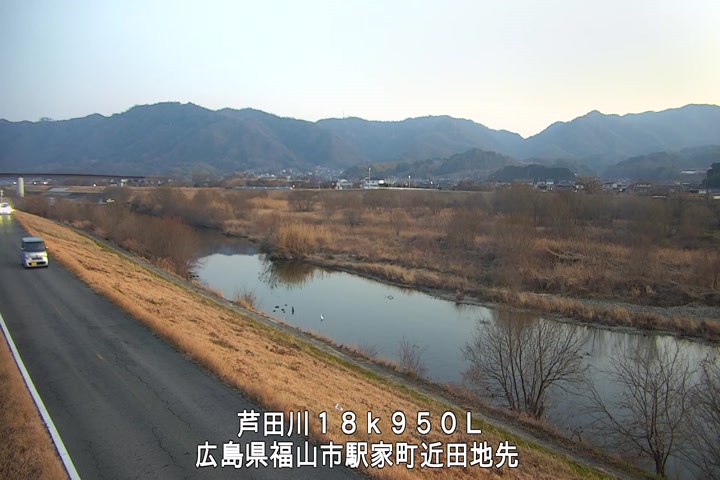 02月15日18時00分