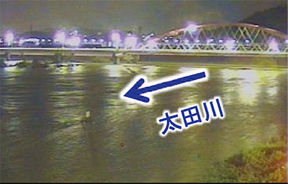 H17.9洪水　安芸大橋　下流左岸付近