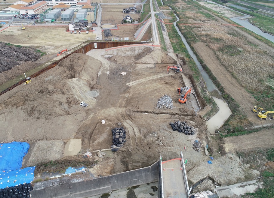 荒締切堤(仮設堤防)撤去作業岡山県倉敷市真備町(小田川左岸3k200)