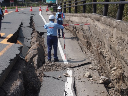 国道57号　被災状況調査（南阿蘇村）