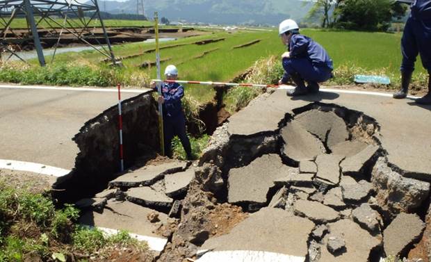 道路の被災状況調査（阿蘇市）