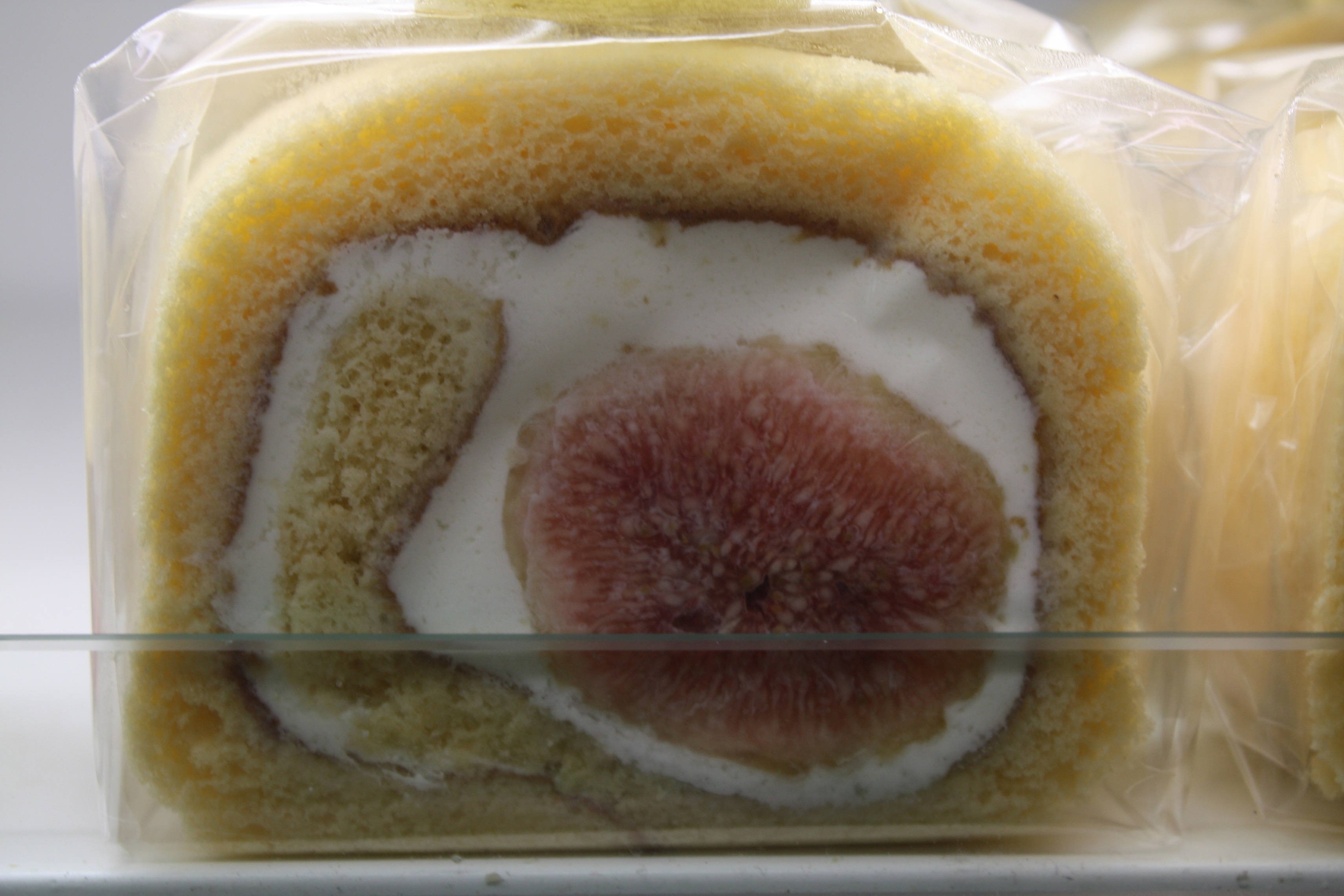 まるごといちじく!ロールケーキ