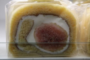 まるごといちじく！ロールケーキ